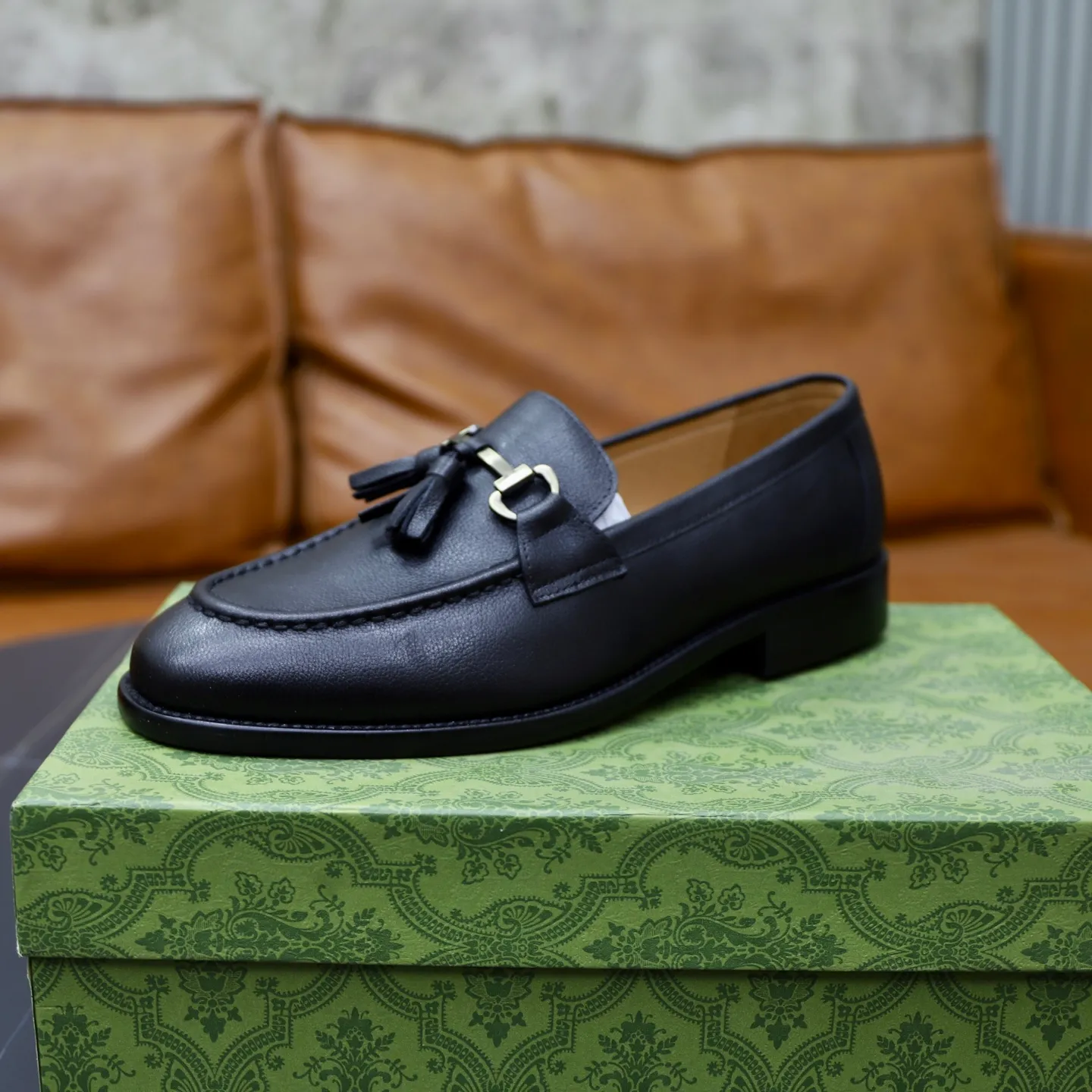 Men's shoes: 480💰🙅‍♂️🙅‍♂️🙅‍♂️ Brand: Gucci GuCCI Standard code: Men's code 38-44 (45 can be customized) Grade: Same style as the official website Original order quality Material: Original cowhide surface Comfortable lining Original outsole Style category: Men's fashionable casual leather shoes Distinguished big-name luxury elements Top luxury Color: actual picture color
